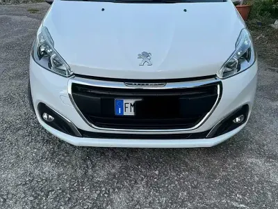 Usata Peugeot 208 75 CV (55 kW) 2018 Bianco Utilitaria
