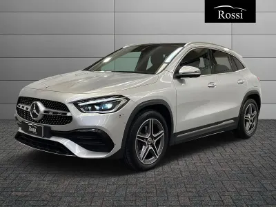 Usata Mercedes GLA200 Premium 150 CV (110 kW) 2023 Grigio chiaro metallizzato SUV
