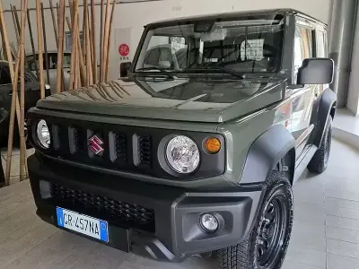 Usata Suzuki Jimny 102 CV (75 kW) 2023 Verde SUV