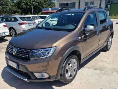 Usata Dacia Sandero Comfort 95 CV (69 kW) 2020 Marrone Berlina