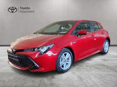 Usata Toyota Corolla Active 122 CV (89 kW) 2019 Rosso Berlina