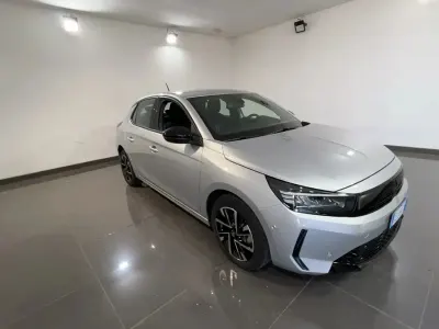 Usata Opel Corsa S 100 CV (73 kW) 2025 Kaolin white Utilitaria