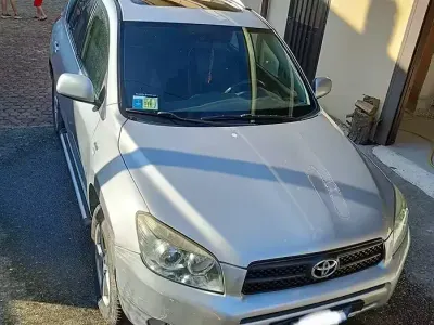Second-hand Toyota RAV4 136 CP (100 kW) 2006 Gri SUV