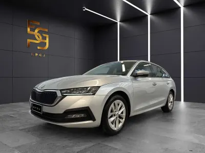 Usata Skoda Octavia Executive 150 CV (110 kW) 2022 Argento Station wagon