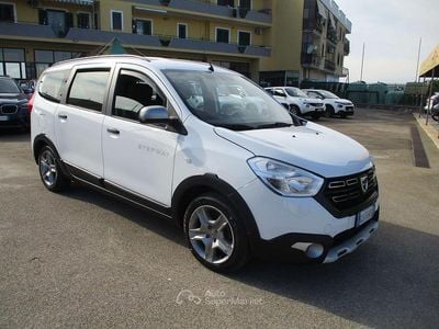 Usata Dacia Lodgy Stepway 116 CV (85 kW) 2022 Bianco Monovolume