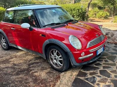 Begagnad Mini Cooper 116 HK (85 kW) 2002 Röd Halvkombi