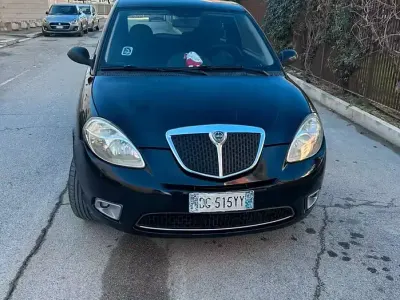 Usata Lancia Ypsilon 90 CV (66 kW) 2007 Nero Utilitaria