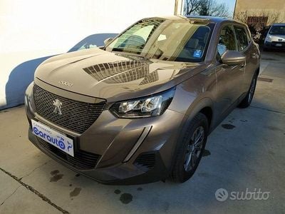 Usata Peugeot 2008 Active 130 CV (95 kW) 2022 Grigio SUV