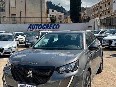 Usata Peugeot 2008 Active 101 CV (74 kW) 2022 Grigio SUV