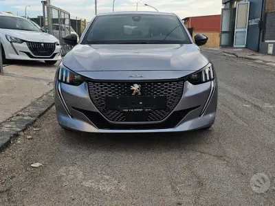Usata Peugeot 208 GT 131 CV (96 kW) 2020 Grigio Utilitaria