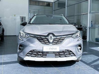 Usata Renault Captur Techno 91 CV (66 kW) 2024 Grigio cassiopea tetto nero SUV
