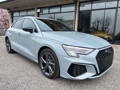 Usata Audi A3 S-Line 204 CV (150 kW) 2022 Grigio freccia perla Berlina