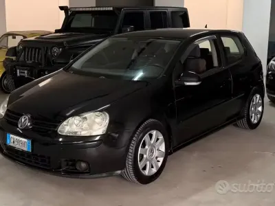 Usata VW Golf IV Sportline 140 CV (102 kW) 2005 Nero Berlina
