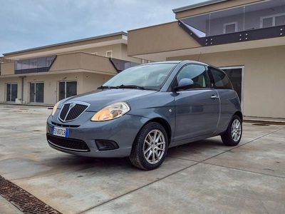 Usata Lancia Ypsilon 75 CV (55 kW) 2010 Grigio Utilitaria