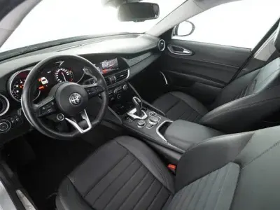 Usata Alfa Romeo Giulia Executive 190 CV (139 kW) 2021 Grigio silverstone Berlina