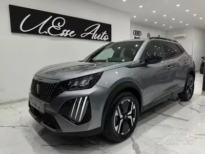 Usata Peugeot 2008 Allure 101 CV (74 kW) 2025 Grigio SUV