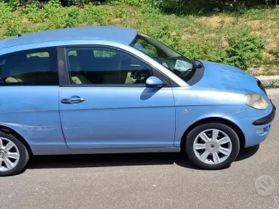 Usata Lancia Ypsilon 75 CV (55 kW) 2006 Blu Utilitaria