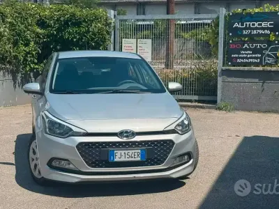 Usata Hyundai i20 Blackline 75 CV (55 kW) 2017 Grigio Berlina