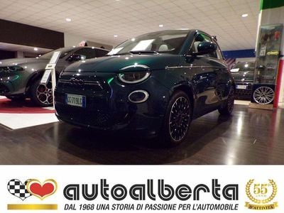 Usata Fiat 500e La Prima 86 kW (118 CV) 2021 Ocean green Cabrio