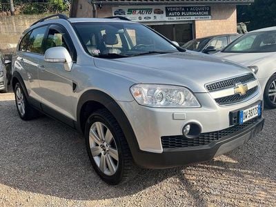 Usata Chevrolet Captiva 150 CV (110 kW) 2009 Grigio SUV