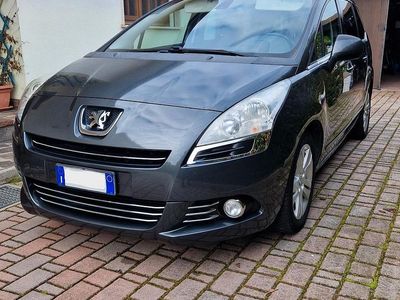 Usata Peugeot 5008 Business-Line 112 CV (82 kW) 2011 Grigio Monovolume
