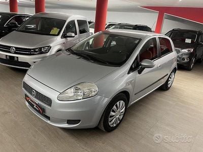 Usata Fiat Grande Punto Dynamic 75 CV (55 kW) 2006 Grigio Utilitaria