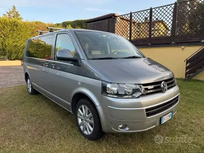 Usata VW Caravelle 180 CV (132 kW) 2010 Grigio Furgone