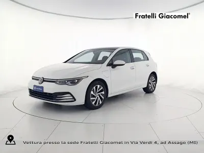 Usata VW Golf VIII Style 204 CV (150 kW) 2022 Pure white Berlina