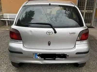 Usata Toyota Yaris 68 CV (50 kW) 2002 Berlina