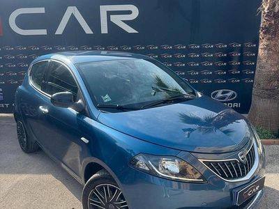 Usata Lancia Ypsilon Silver 69 CV (50 kW) 2022 Blu Utilitaria