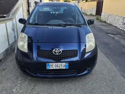 Usata Toyota Yaris Sol 90 CV (66 kW) 2006 Utilitaria
