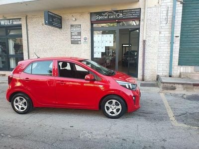 Usata Kia Picanto X-Line 67 CV (49 kW) 2020 Rosso Utilitaria