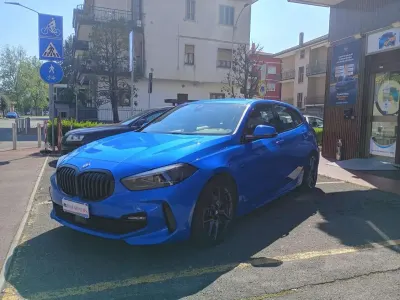 Usata BMW 118 M Sport 150 CV (110 kW) 2021 Blu/azzurro Utilitaria