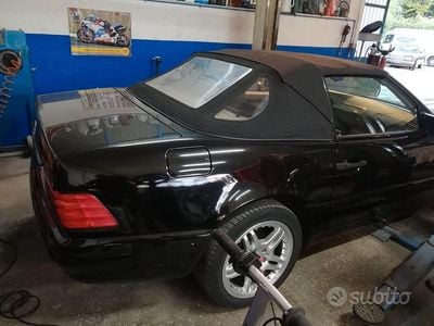 Usata Mercedes SL280 193 CV (141 kW) 1996 Nero Cabrio