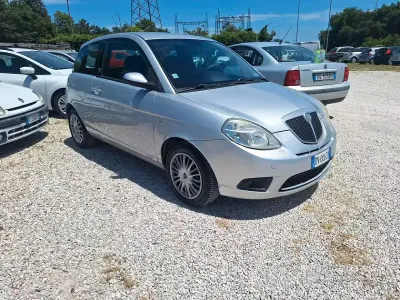 Usata Lancia Ypsilon 77 CV (56 kW) 2010 Grigio Utilitaria