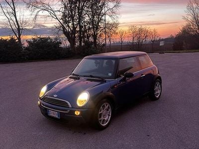 Usata Mini Cooper 116 CV (85 kW) 2002 Blu Utilitaria