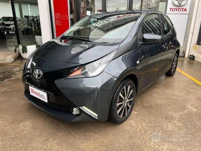 Usata Toyota Aygo Cool 69 CV (50 kW) 2018 Grigio Utilitaria