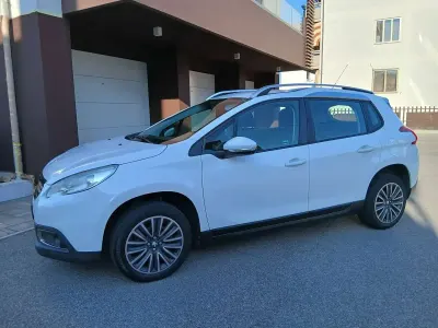 Usata Peugeot 2008 Access 68 CV (50 kW) 2013 Bianco SUV