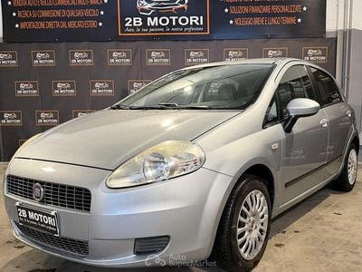 Grigio Usata 2009 Fiat Grande Punto Dynamic Utilitaria | 3299 € (Buon prezzo)