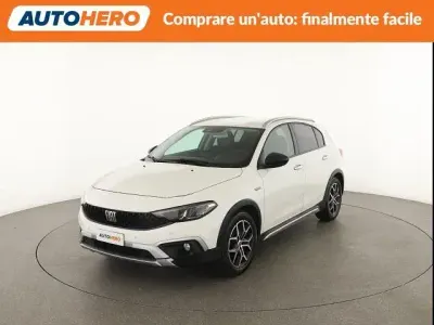 Usata Fiat Tipo Cross 101 CV (74 kW) 2021 Bianco Berlina