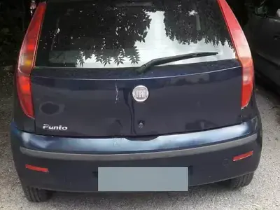 Usata Fiat Punto 60 CV (44 kW) 2010 Bluazzurro Utilitaria