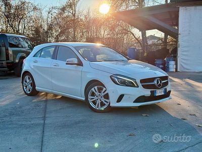 Usata Mercedes A180 122 CV (89 kW) 2015 Bianco Berlina