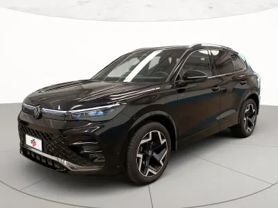 Usata VW Tiguan R-line 150 CV (110 kW) 2024 Deep black perlato SUV