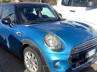 Usata Mini Cooper D Business 116 CV (85 kW) 2017 Blu Utilitaria