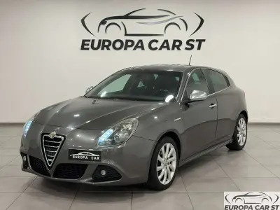 Usata Alfa Romeo Giulietta Exclusive 140 CV (102 kW) 2012 Grigio Berlina