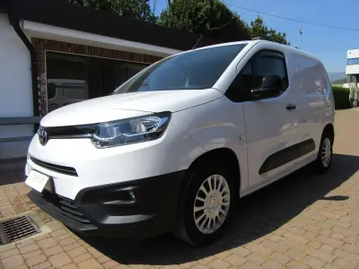 Gebraucht Toyota Proace City City 102 PS (75 kW) 2023 Weiß Van / Kleinbus