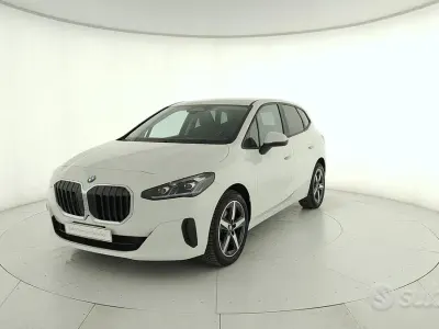 Usata BMW 218 Active Tourer Luxury Line 150 CV (110 kW) 2023 Bianca Monovolume