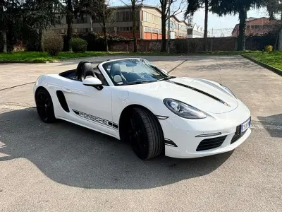 Usata Porsche 718 Boxster 299 CV (219 kW) 2023 Bianco Cabrio