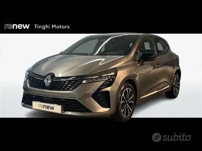 Nuova Renault Clio V Techno 90 CV (66 kW) 2025 Grigio Berlina
