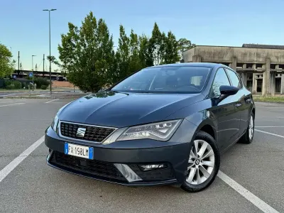 Usata Seat Leon Business 131 CV (96 kW) 2019 Grigio Berlina